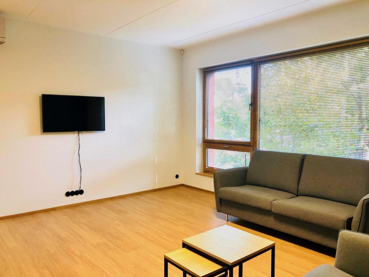 Self-Check-In Spacious 1 Bedroom Apartment With Free Parking Tallinn Bagian luar foto